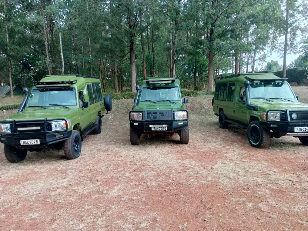 Toyota Extended Safari Land cruiser, 4x4 Safari Vehicles for Hire in Rwanda, 4x4 Safari car rentals rwanda, safari car rental Rwanda, safari car hire rwanda, safari van for hire in rwanda, 4x4 safari vans hire rwanda, Rwanda safari vans, Rent a safari car in Rwanda, Safari vehicles Rwanda, Safari Cars for Rental